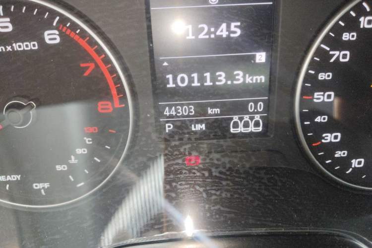 Used Audi Q2L 2018 35 TFSI Launch Exclusive Edition China V Odometer Close Up