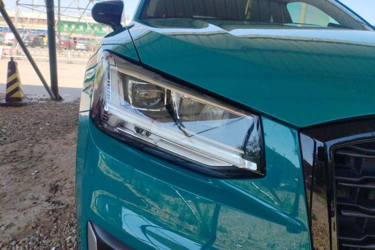Used Audi Q2L 2018 35 TFSI Fashion Dynamic Version China V Emission Standard Right Front Headlight