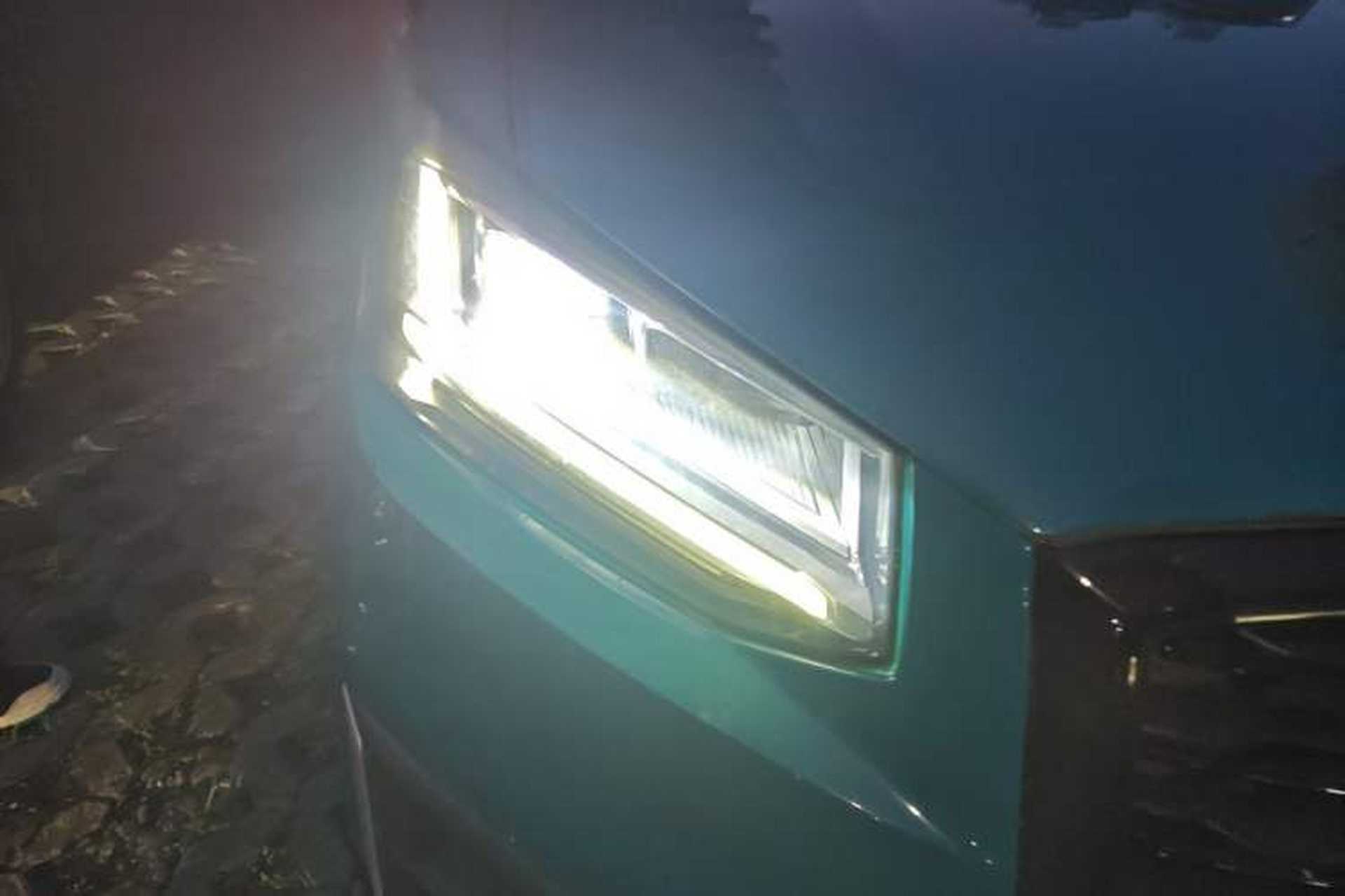 Used Audi Q2L 2018 35 TFSI Fashion Dynamic Version China VI Emission Standard Right Front Headlight
