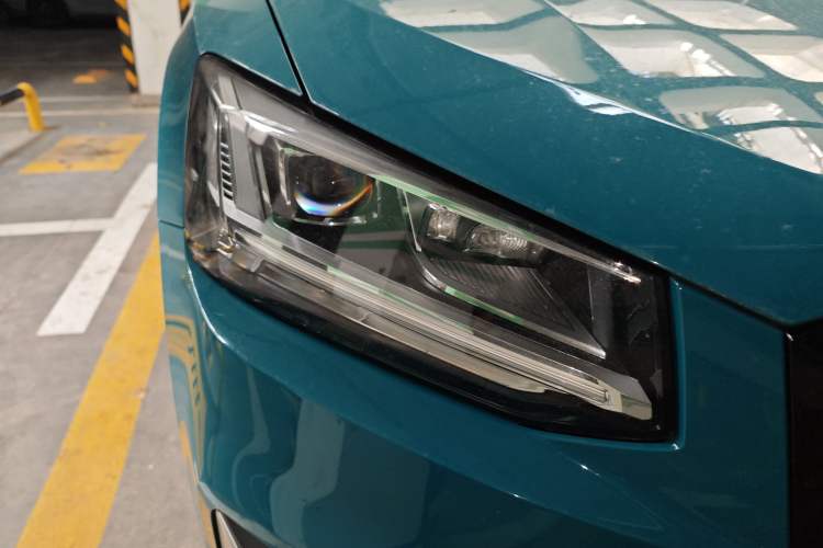 Used Audi Q2L 2018 35 TFSI Fashion Dynamic Version China VI Emission Standard Right Front Headlight