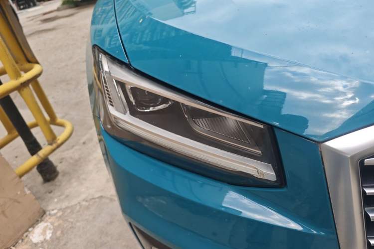 Used Audi Q2L 2018 35 TFSI Fashionable & Elegant Version China VI Emission Standard Right Front Headlight