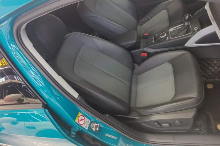 Used Audi Q2L 2018 35 TFSI Fashionable & Elegant Version China VI Emission Standard Right Front Seat