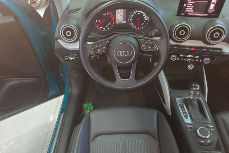 Used Audi Q2L 2018 35 TFSI Fashionable & Elegant Version China VI Emission Standard Steering Wheel