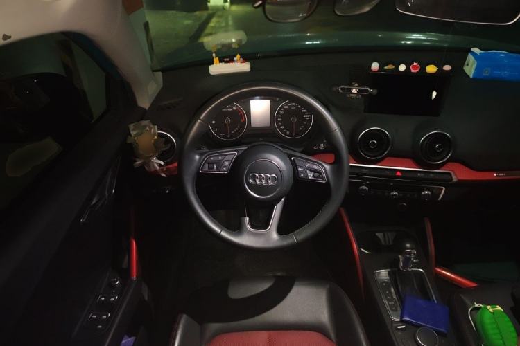 Used Audi Q2L 2018 35 TFSI Fashion Dynamic Version China VI Emission Standard Steering Wheel