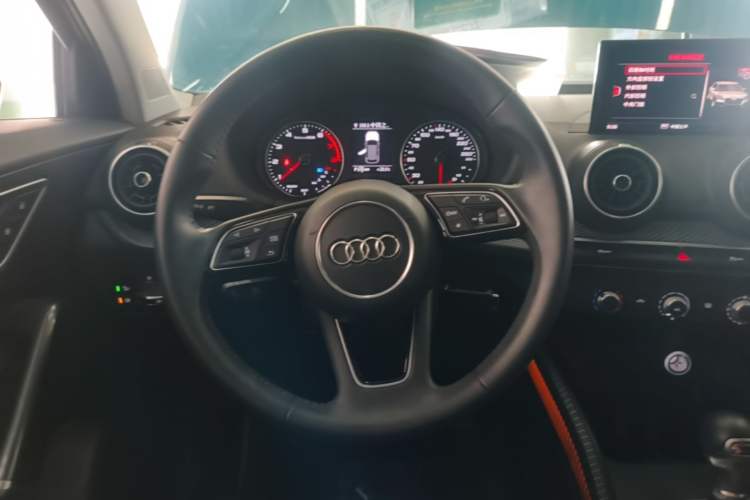 Used Audi Q2L 2018 35 TFSI Launch Exclusive Edition China VI Steering Wheel