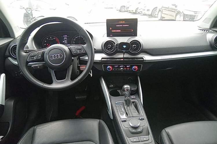 Used Audi Q2L 2018 35 TFSI Fashion Elegant Version China V Steering Wheel