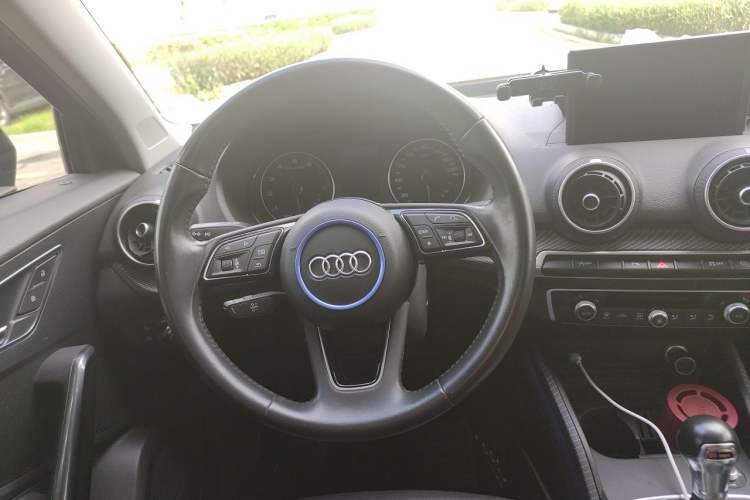 Used Audi Q2L 2018 35 TFSI Fashion Dynamic Version China V Emission Standard Steering Wheel