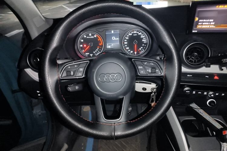 Used Audi Q2L 2018 35 TFSI Fashion Elegant Version China V Steering Wheel