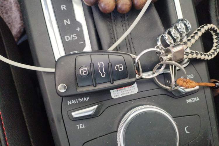 Used Audi Q2L 2018 35 TFSI Fashion Dynamic Version China V Emission Standard Vehicle Key
