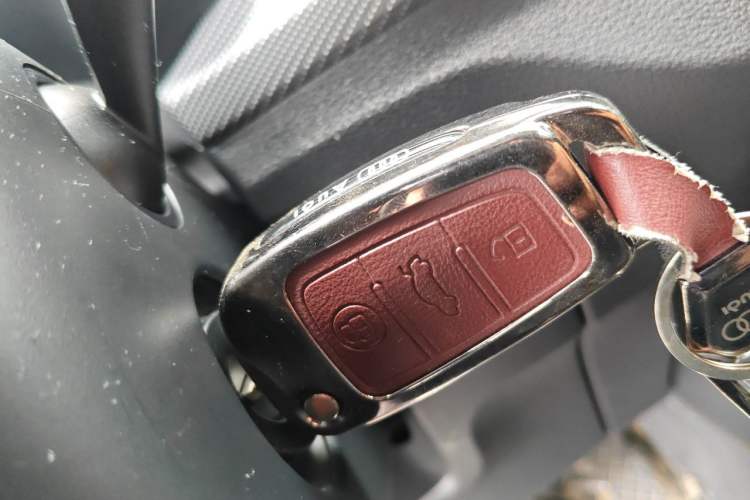 Used Audi Q2L 2018 35 TFSI Launch Exclusive Edition China VI Vehicle Key