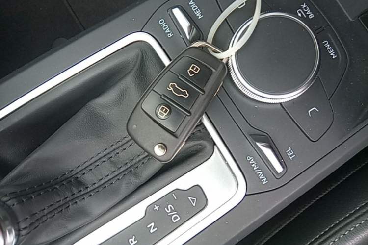 Used Audi Q2L 2018 35 TFSI Fashion Elegant Version China V Vehicle Key