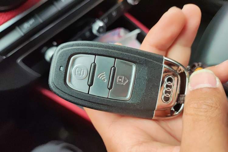 Used Audi Q2L 2018 35 TFSI Fashion Dynamic Version China V Emission Standard Vehicle Key