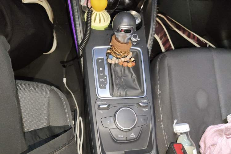 Used Audi Q2L 2018 35 TFSI Launch Exclusive Edition China VI Gear Lever
