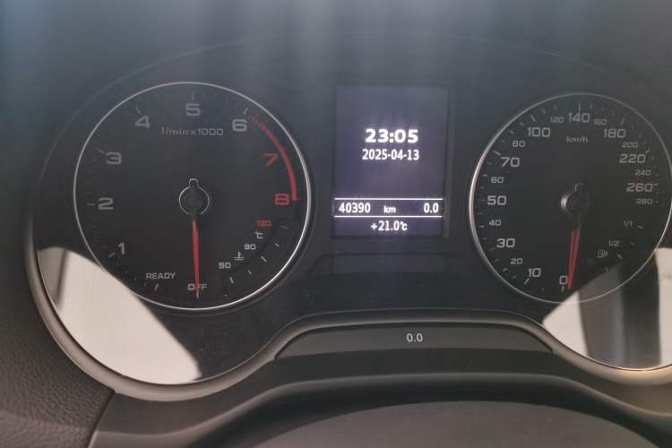 Used Audi Q2L 2018 35 TFSI Launch Exclusive Edition China VI Odometer Close Up