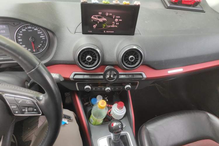 Used Audi Q2L 2018 35 TFSI Fashion Dynamic Version China VI Emission Standard Audio And AC Panel