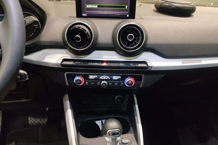 Used Audi Q2L 2018 35 TFSI Fashion Elegant Version China V Audio And AC Panel