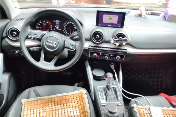 Used Audi Q2L 2018 35 TFSI Fashionable & Elegant Version China VI Emission Standard Center Console