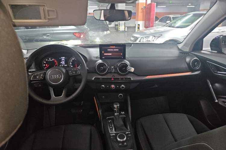 Used Audi Q2L 2018 35 TFSI Launch Exclusive Edition China V Center Console