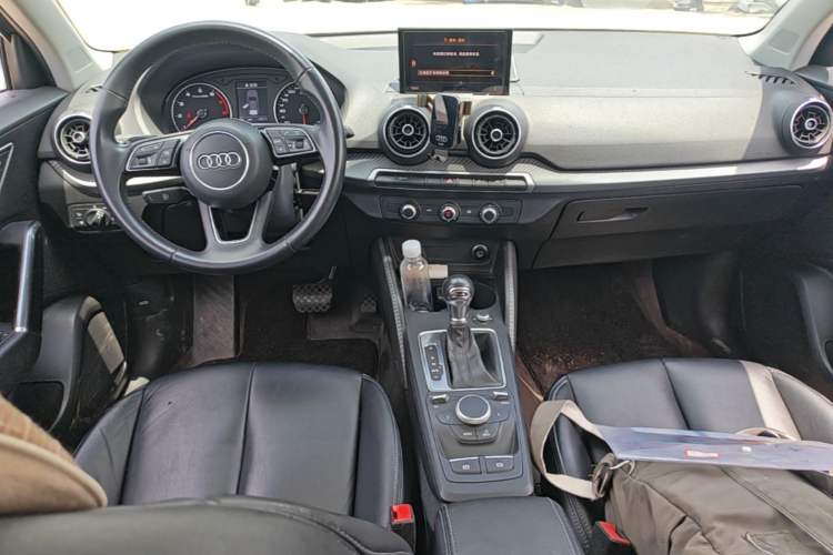 Used Audi Q2L 2018 35 TFSI Launch Exclusive Edition China VI Center Console