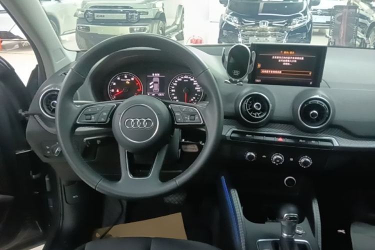 Used Audi Q2L 2018 35 TFSI Launch Exclusive Edition China VI Center Console