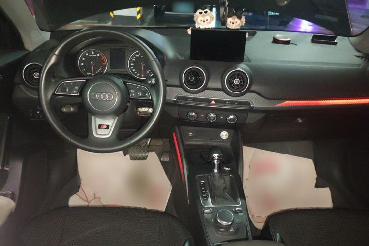 Used Audi Q2L 2018 35 TFSI Launch Exclusive Edition China V Center Console