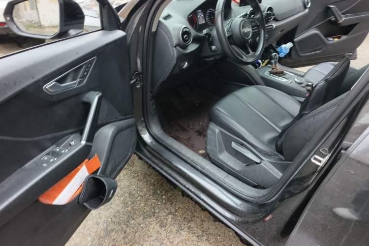 Used Audi Q2L 2018 35 TFSI Launch Exclusive Edition China VI Driver Seat