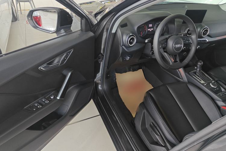 Used Audi Q2L 2018 35 TFSI Launch Exclusive Edition China VI Driver Seat