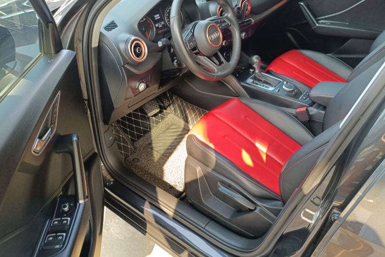 Used Audi Q2L 2018 35 TFSI Launch Exclusive Edition China VI Driver Seat
