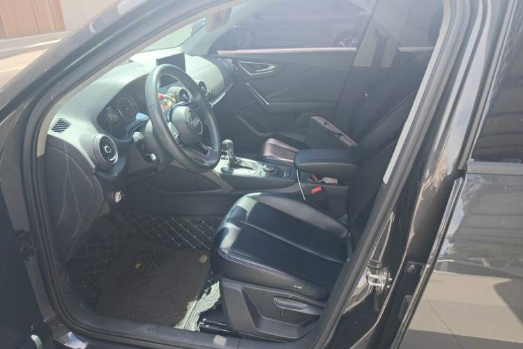 Used Audi Q2L 2018 35 TFSI Launch Exclusive Edition China VI Driver Seat