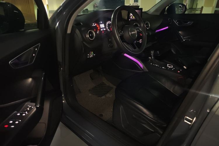 Used Audi Q2L 2018 35 TFSI Launch Exclusive Edition China VI Driver Seat