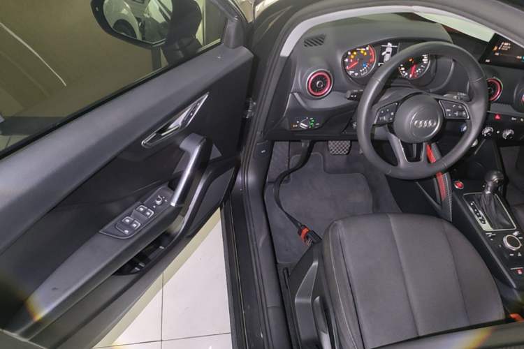 Used Audi Q2L 2018 35 TFSI Launch Exclusive Edition China VI Driver Seat