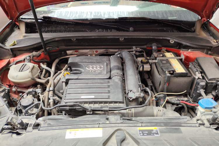 Used Audi Q2L 2018 35 TFSI Fashionable & Elegant Version China VI Emission Standard Engine Bay
