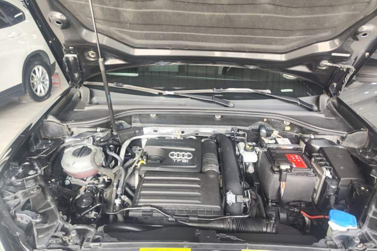 Used Audi Q2L 2018 35 TFSI Fashionable & Elegant Version China VI Emission Standard Engine Bay