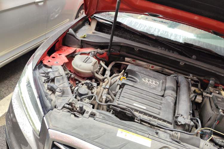 Used Audi Q2L 2018 35 TFSI Fashionable & Elegant Version China VI Emission Standard Engine Bay Right