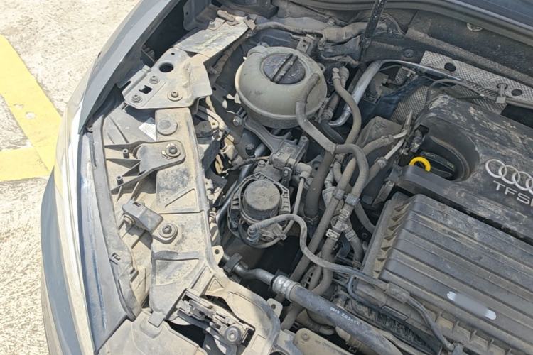 Used Audi Q2L 2018 35 TFSI Launch Exclusive Edition China VI Engine Bay Right