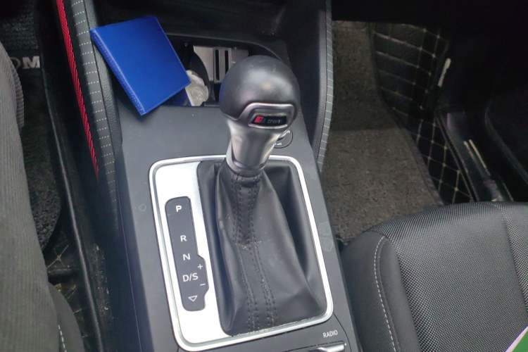 Used Audi Q2L 2018 35 TFSI Launch Exclusive Edition China VI Gear Lever