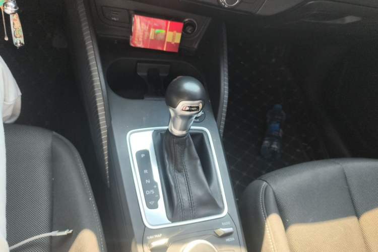 Used Audi Q2L 2018 35 TFSI Launch Exclusive Edition China VI Gear Lever