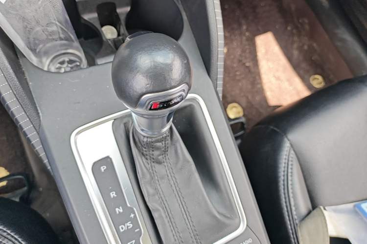 Used Audi Q2L 2018 35 TFSI Launch Exclusive Edition China VI Gear Lever