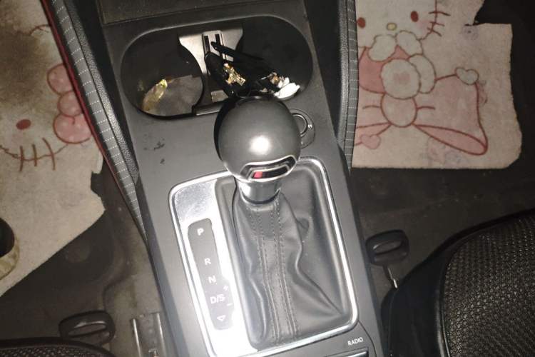 Used Audi Q2L 2018 35 TFSI Launch Exclusive Edition China V Gear Lever