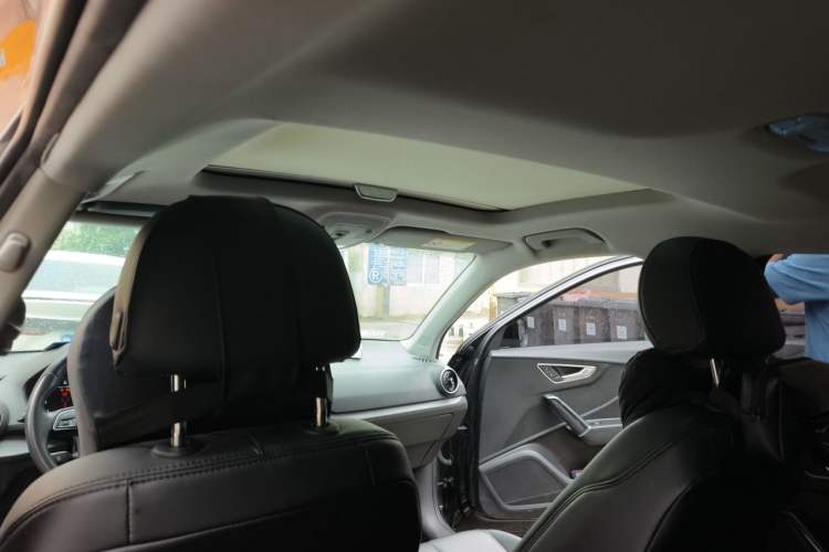 Used Audi Q2L 2018 35 TFSI Launch Exclusive Edition China VI Headliner