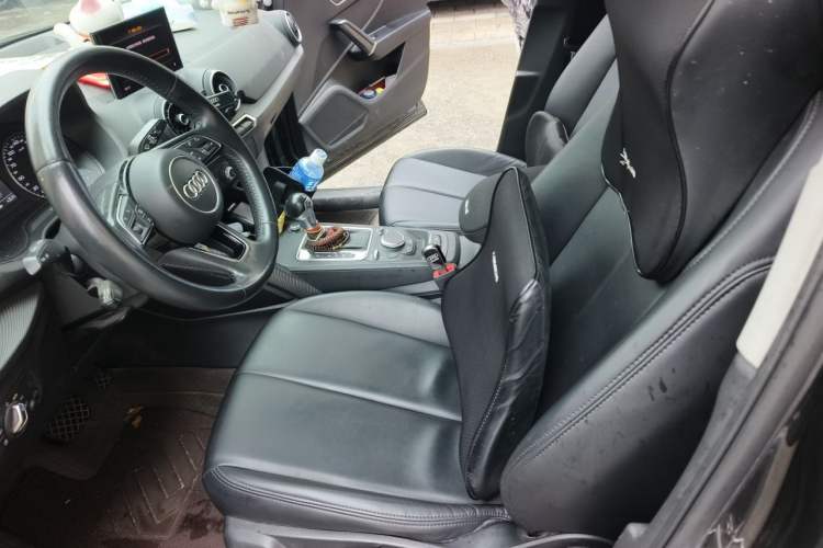 Used Audi Q2L 2018 35 TFSI Launch Exclusive Edition China VI Left Front Seat