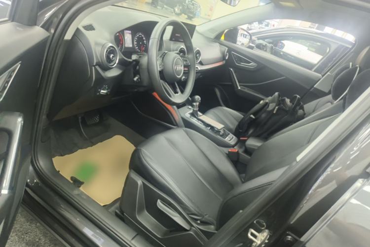 Used Audi Q2L 2018 35 TFSI Launch Exclusive Edition China V Left Front Seat