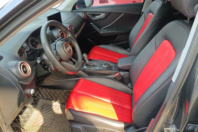 Used Audi Q2L 2018 35 TFSI Launch Exclusive Edition China VI Left Front Seat