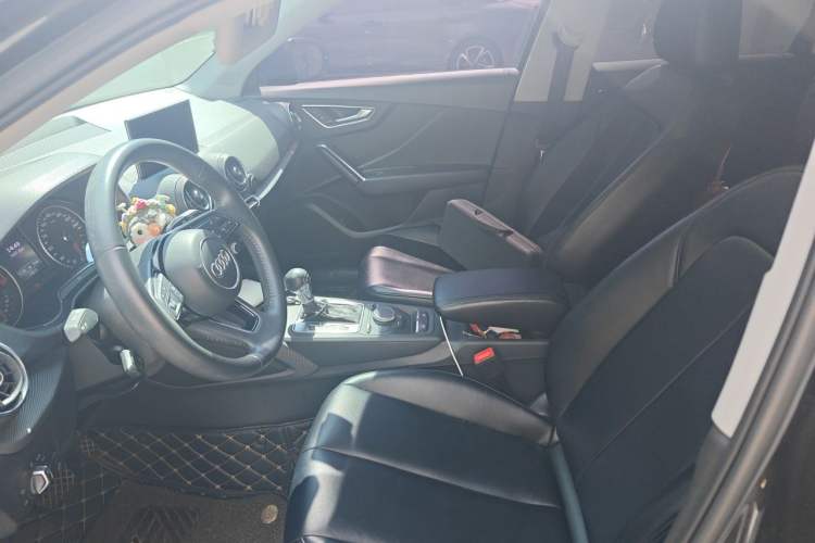 Used Audi Q2L 2018 35 TFSI Launch Exclusive Edition China VI Left Front Seat