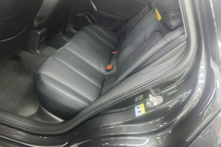 Used Audi Q2L 2018 35 TFSI Launch Exclusive Edition China V Left Rear Seat