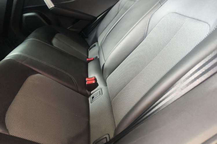 Used Audi Q2L 2018 35 TFSI Fashionable & Elegant Version China VI Emission Standard Left Rear Seat