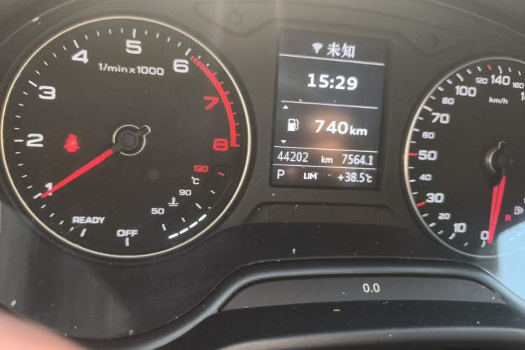 Used Audi Q2L 2018 35 TFSI Launch Exclusive Edition China VI Odometer Close Up