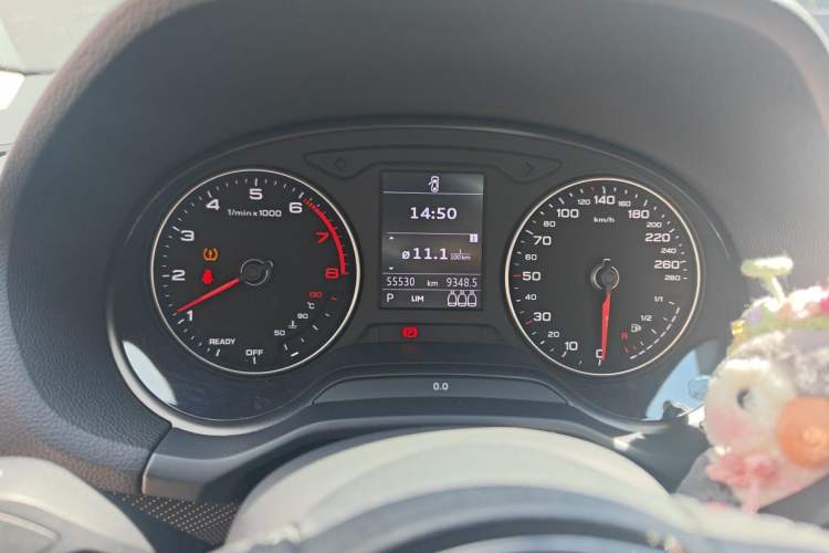Used Audi Q2L 2018 35 TFSI Launch Exclusive Edition China VI Odometer Close Up