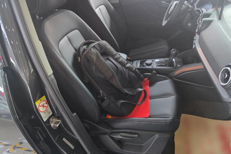 Used Audi Q2L 2018 35 TFSI Launch Exclusive Edition China VI Right Front Seat