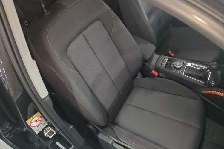Used Audi Q2L 2018 35 TFSI Launch Exclusive Edition China V Right Front Seat